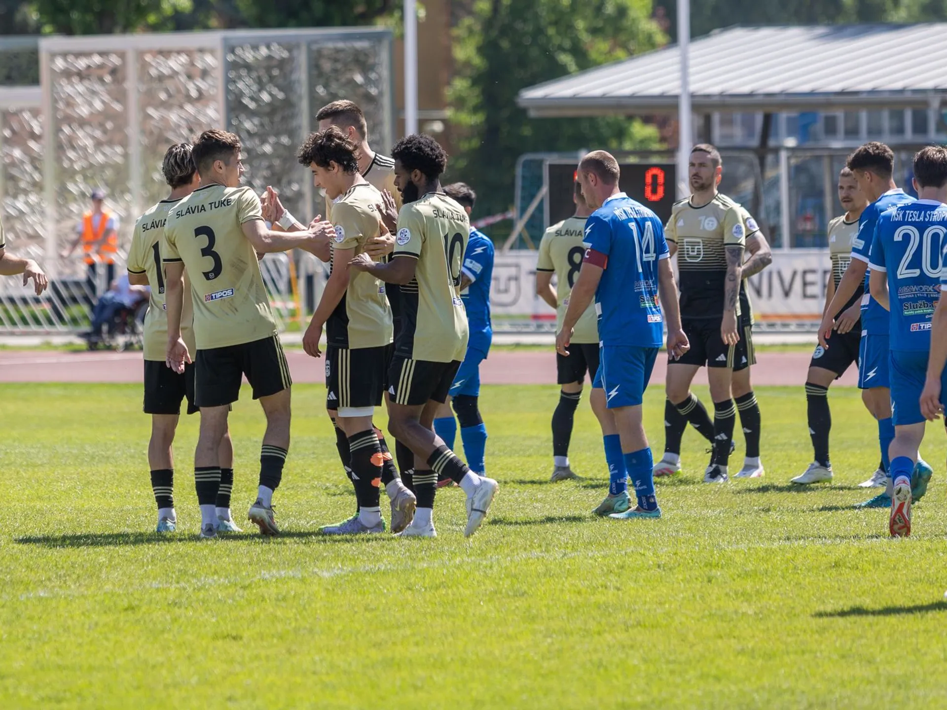 TIPOS III. LIGA VÝCHOD – Sláviu delia od postupu tri víťazstvá, Snina po obrate na druhom mieste