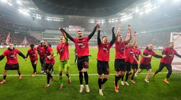 Futbalisti Leverkusenu sa tešia z postupu do finále DFB Pokalu.