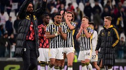 Juventus' players acknowledge fans at the end of a Serie A soccer match between Juventus and Milan at the Allianz Stadium in Turin, Italy, Saturday, April 27, 2024. (Marco Alpozzi/LaPresse via AP)

- xserieax