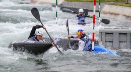 Slovenské vodné slalomárky počas pretekov K1 hliadky