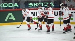 Ryan O'Reilly oslavuje gól v zápase Švédsko - Kanada na MS v hokeji 2025. 