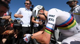 Tadej Pogačar v cieli 7. etapy na Tour de France 2025. 