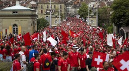 Fanúšikovia Švajčiarska na ME vo futbale žien 2025.