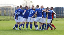 Futbalisti OFK Dlhé Klčovo.