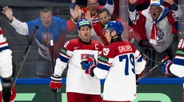 Česko oslavuje gól proti Dánsku na MS v hokeji 2026. 