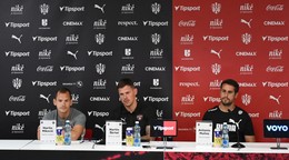 Kapitán FC Spartak Trnava Martin Mikovič, športový riaditeľ Martin Škrtel a tréner Antonio Muňoz.