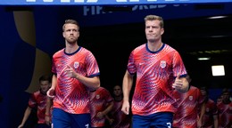 Kristoffer Ajer (vľavo) a Alexander Sorloth.