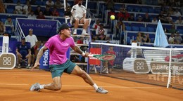 Slovenský tenista Alex Molčan na antukovom turnaji ATP 250 v chorvátskom Umagu.