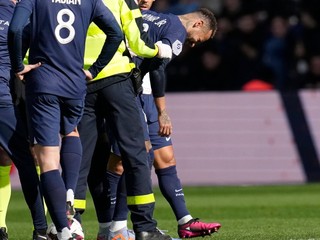 Zranenie brazílskeho futbalistu Neymara v zápase proti Lille.