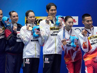 Medalisti v synchronizovanom plávaní na MS S v plaveckých športoch vo Fukuoke.