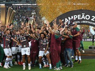 Futbalisti Fluminense oslavuje triumf vo finále Copa Libertadores 2023