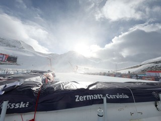 Pohľad na lyžiarske strediská Zermatt/Cervinia.