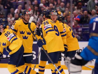 Marcus Johansson oslavuje gól počas zápasu Kazachstan - Švédsko na MS v hokeji 2024. 