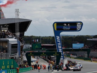 Momentka pred začiatkom pretekov 24 hodín Le Mans 2024.