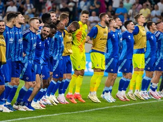 Futbalisti ŠK Slovan Bratislava sa tešia po víťazstve nad APOEL Nikózia v 1. zápase 3. predkola Ligy majstrov.