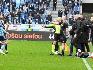 Emócie počas zápasu ŠK Slovan Bratislava - FC Spartak Trnava v 2. kole skupiny o titul v Niké lige.