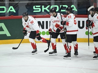 Ryan O'Reilly oslavuje gól v zápase Švédsko - Kanada na MS v hokeji 2025. 