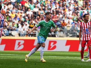 Albert Rusnák sa teší po strelenom góle v zápase Seattle Sounders - Atlético Mardid na MS klubov FIFA 2025.