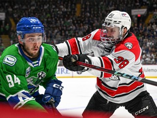 Oliver Okuliar (vpravo) v drese Charlotte