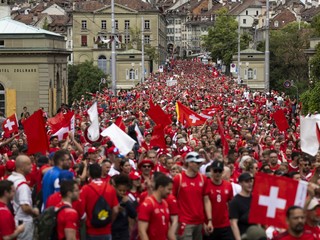 Fanúšikovia Švajčiarska na ME vo futbale žien 2025.