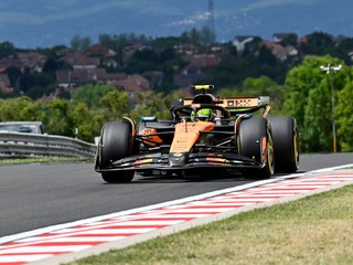 Britský jazdec Lando Norris z McLarenu počas tréningu na Veľkú cenu Maďarska