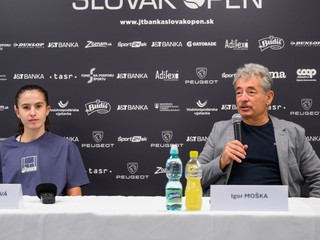 Sprava generálny sekretár STZ a riaditeľ turnaja Slovak Open 2025 Igor Moška a slovenská tenistka Mia Pohánková