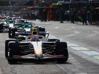Jazdci F1 počas kvalifikácie na Veľkú cenu Azerbajdžanu. 