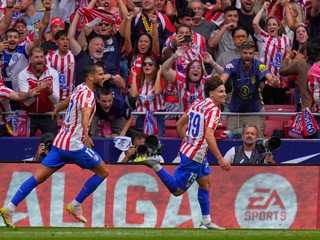 Julian Alvarez oslavuje gól proti Realu Madrid v La Lige.