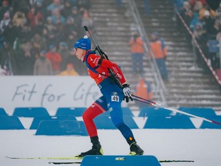 Anastasia Kuzminová počas šprintu v Oberhofe.