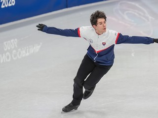 Adam Hagara trénuje počas XXV. zimných olympijských hier Milano-Cortina v Miláne.