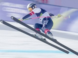 Lindsey Vonnová padá v zjazde.