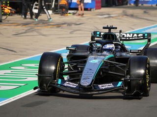 George Russell na Mercedese.