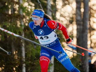 Paulína Bátovská Fialková počas stíhacích pretekov v estónskom Otepää. 