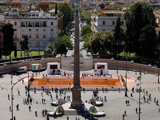 Na snímke tenisový kurt na Piazza del Popolo (Námestie ľudu) v Ríme.