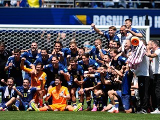 Futbalisti Bosny a Hercegoviny po výhre s Katarom. 