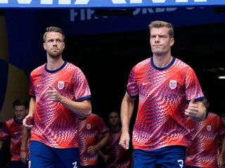 Kristoffer Ajer (vľavo) a Alexander Sorloth.