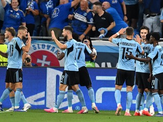 Na snímke gólová radosť hráčov Slovana po úvodnom góle počas prvého zápasu play off Ligy majstrov vo futbale ŠK Slovan Bratislava - NK Celje.