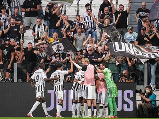 Hráči Juventusu oslavujú gól