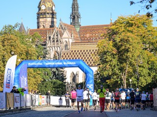 Štart pretekárov 103. ročníka Medzinárodného maratónu mieru (MMM) v Košiciach