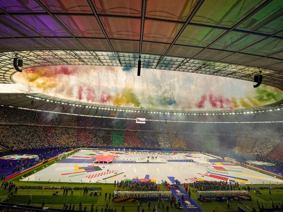 KKNa snímke pyrotechnika exploduje pred zápasom finále Španielsko - Anglicko na ME 2024 vo futbale v Berlíne.