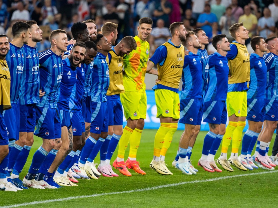 Futbalisti ŠK Slovan Bratislava sa tešia po víťazstve nad APOEL Nikózia v 1. zápase 3. predkola Ligy majstrov.