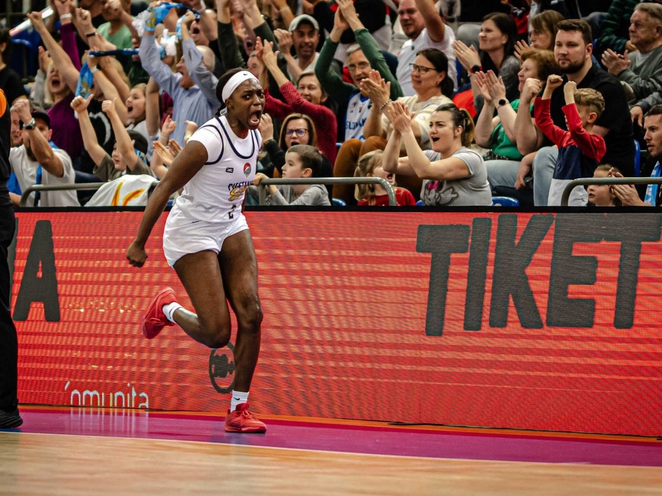 Americká basketbalistka Ke'Shunan Jamesová.