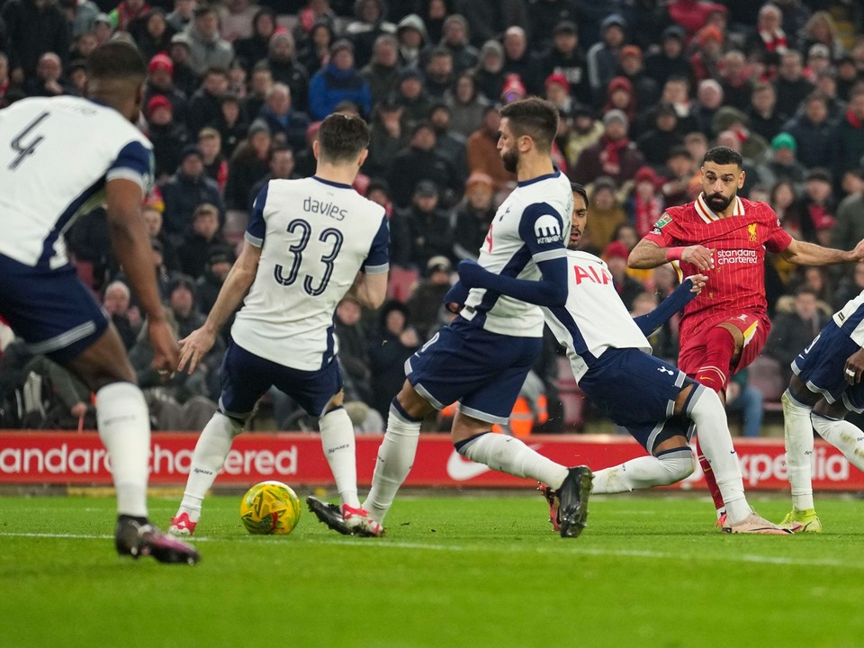 Mohamed Salah v zápase proti Tottenhamu.