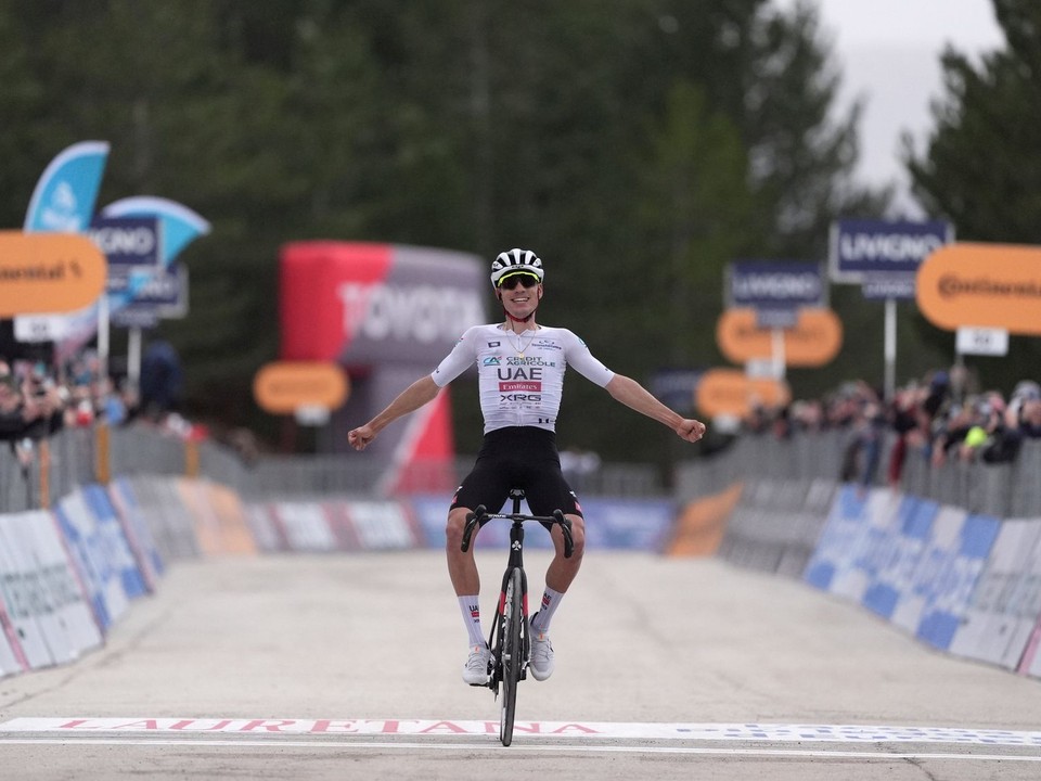 Juan Ayuso z tímu UAE Team Emirates vyhral 6. etapu na Tirreno-Adriatico 2025.