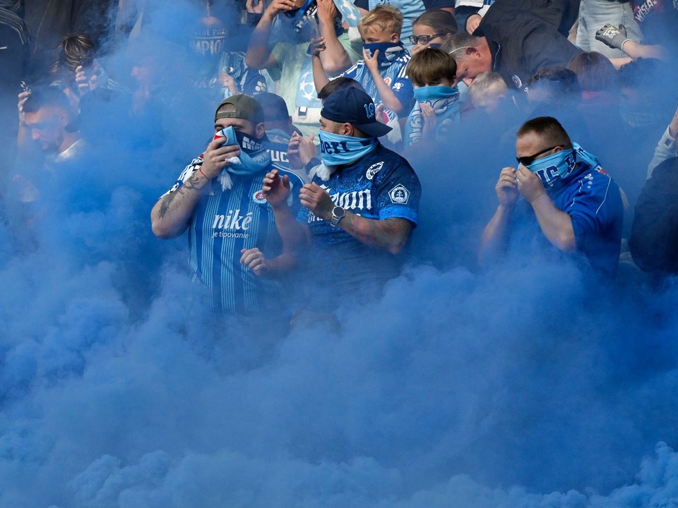 Fanúšikovia Slovana Bratislava.