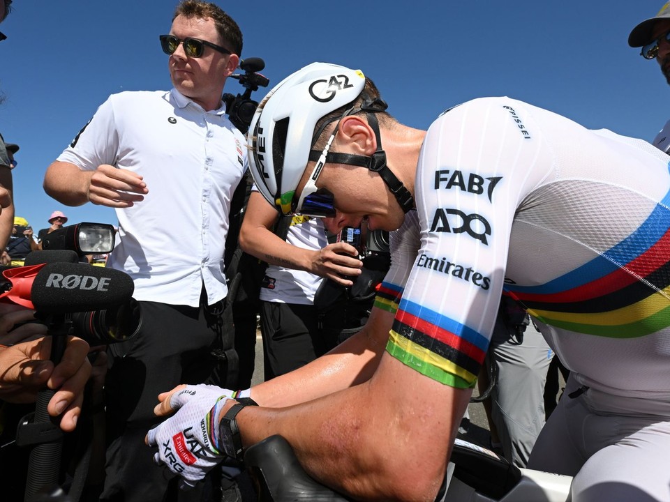 Tadej Pogačar v cieli 7. etapy na Tour de France 2025. 