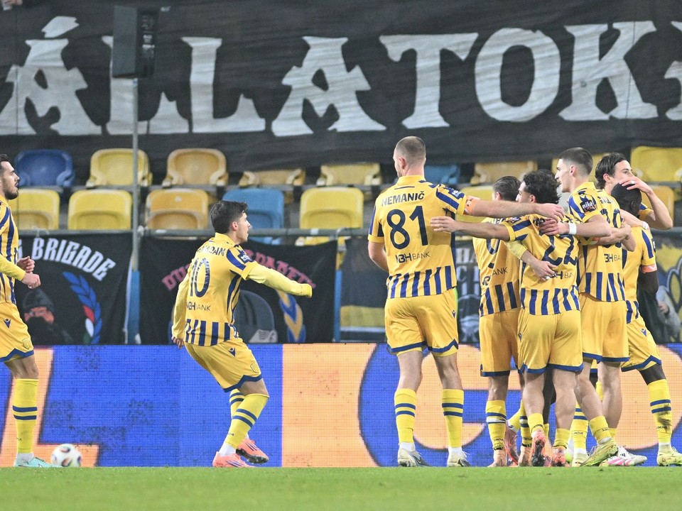 Radosť hráčov DAC po strelení gólu počas zápasu 17. kola Niké ligy medzi FC DAC 1904 Dunajská Streda - FC Spartak Trnava.