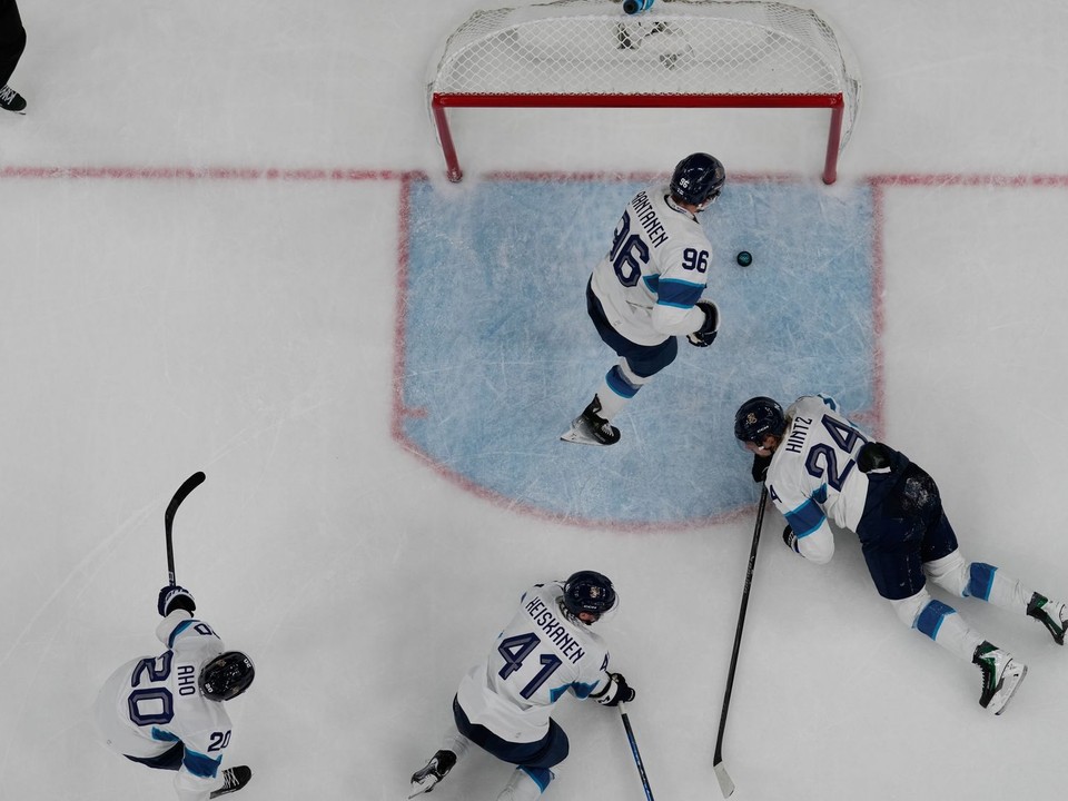 Adam Ružička dáva gól do prázdnej brány Fínska. 