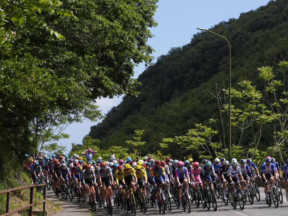 Momentka zo 6. etapy na Giro d'Italia 2026. 