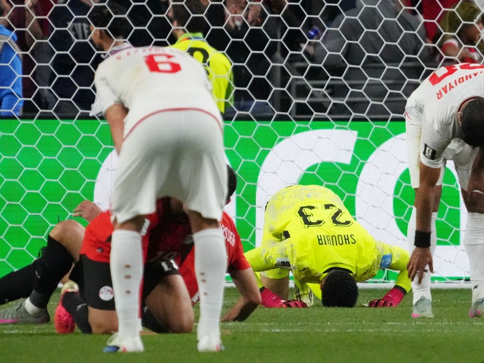 Sklamaní futbalisti Iránu po zápase s Egyptom na MS 2026.
